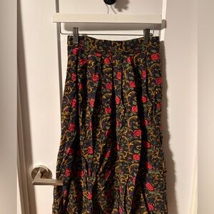 Vintage Floral Patterned Skirt